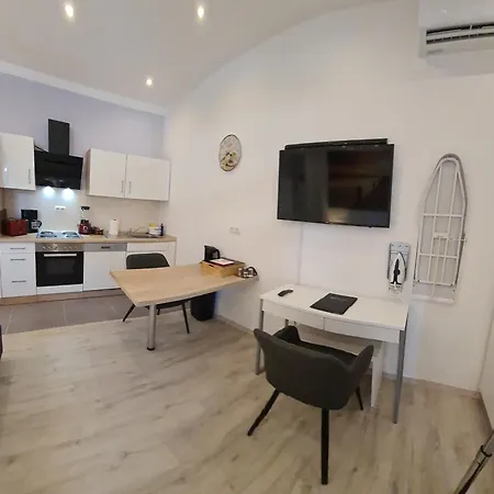 Ferienwohnung-32609 W1 *